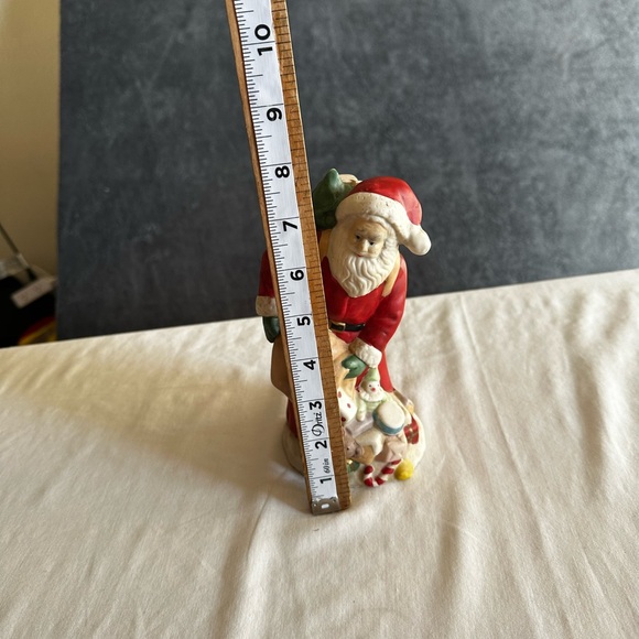 VINTAGE SANTA CLAUS HOLDING A BAG FULL OF GIFTS CERAMIC 7 1/2 “ - Picture 10 of 13